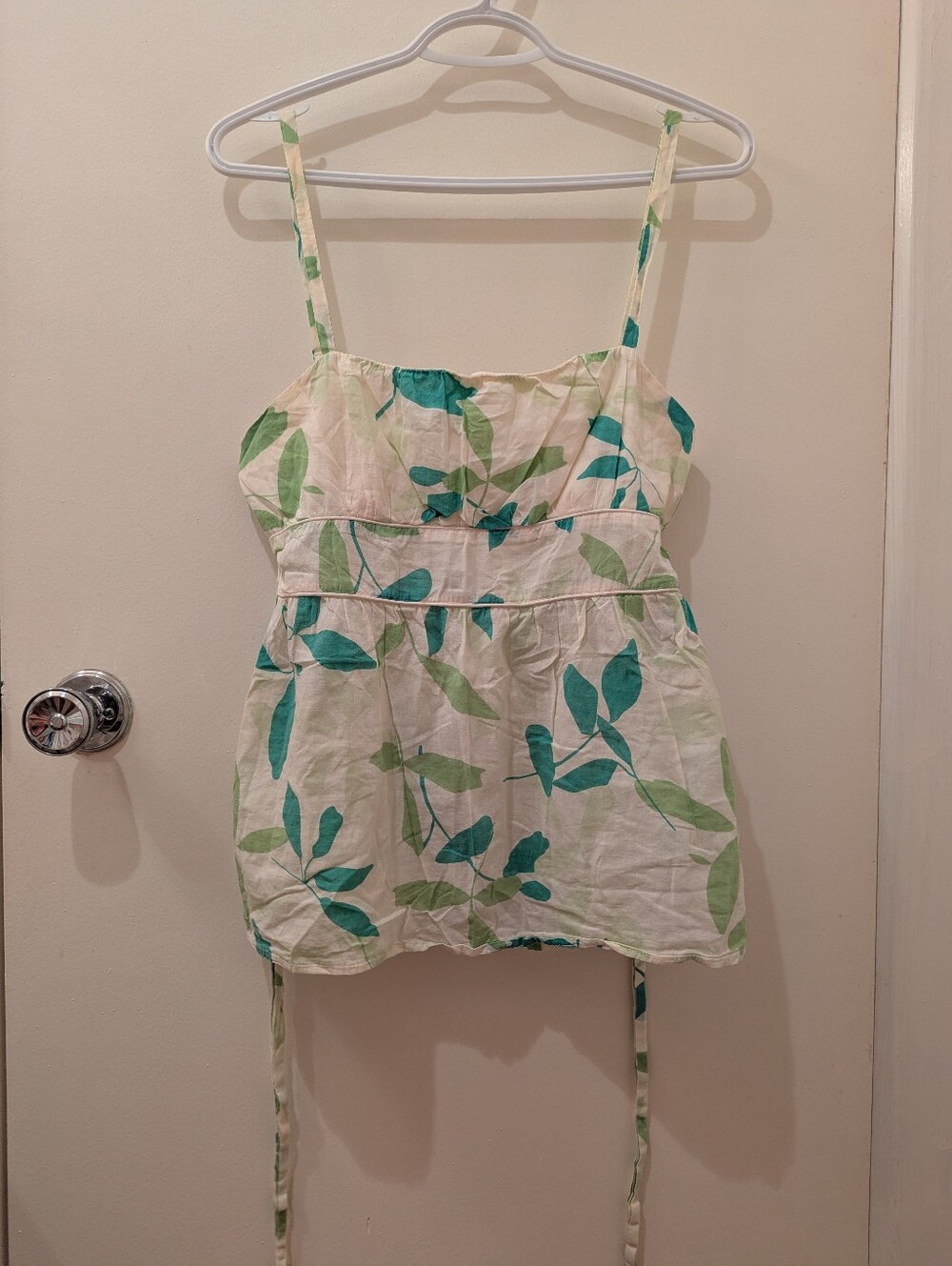 Women’s Green Leaf Print Spaghetti Strap Tank Top